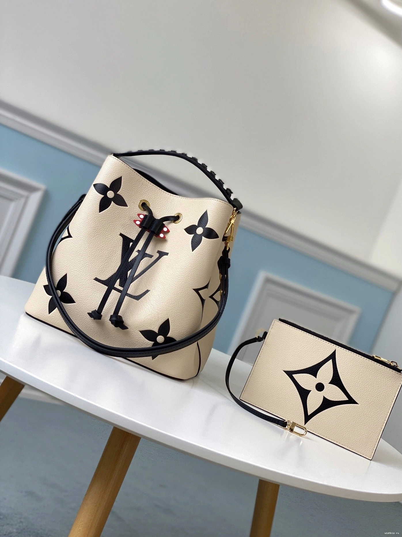 WIS VUITTON NÉONOÉ LOUIS 0907